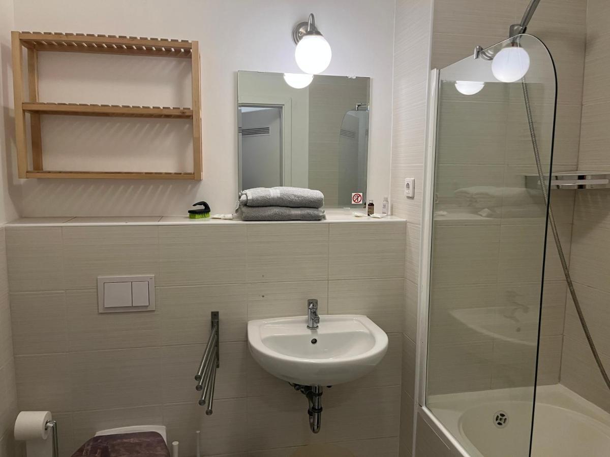 Corvin Pearl Deluxe Apartment Budapest Luaran gambar