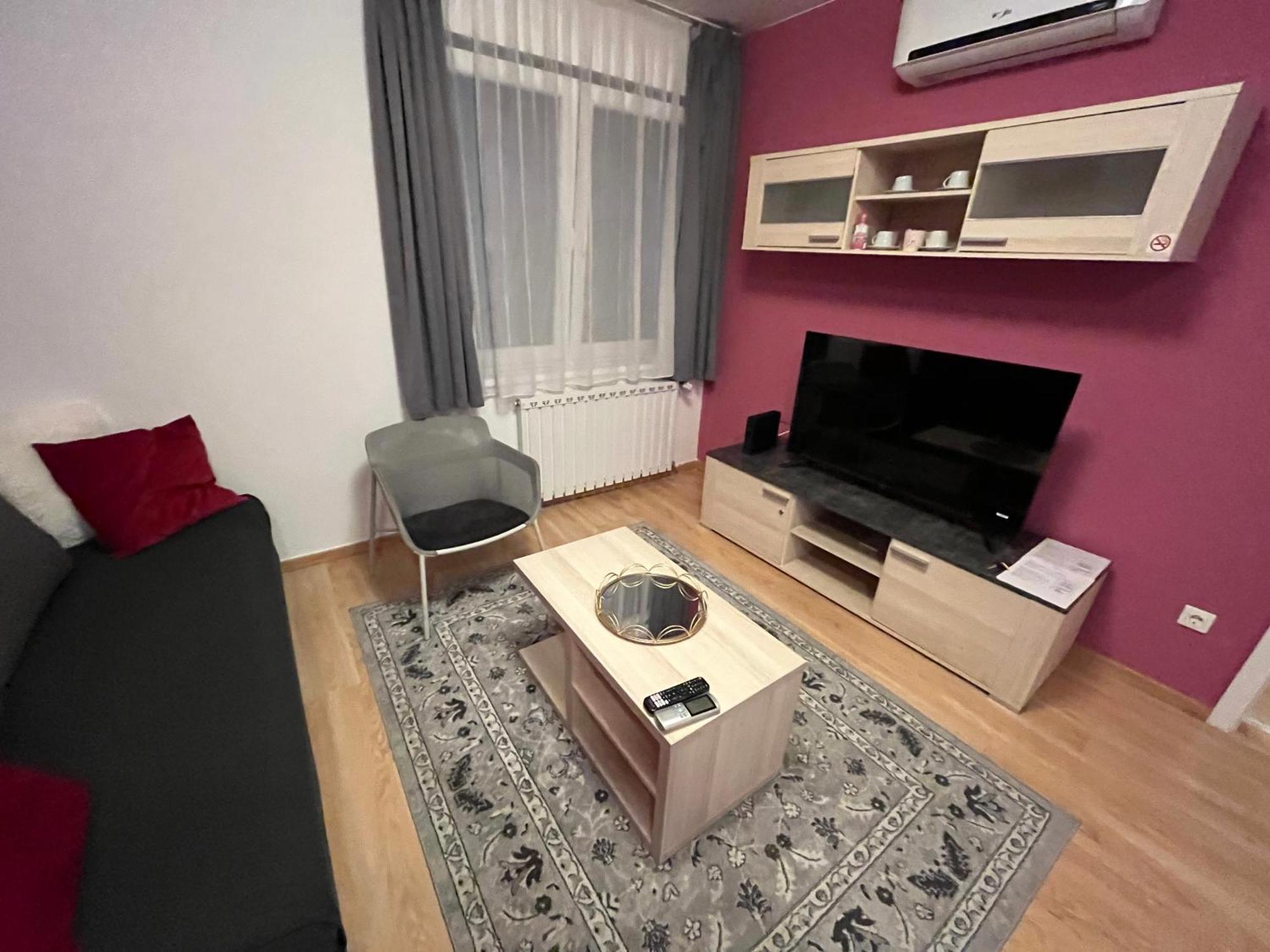 Corvin Pearl Deluxe Apartment Budapest Luaran gambar